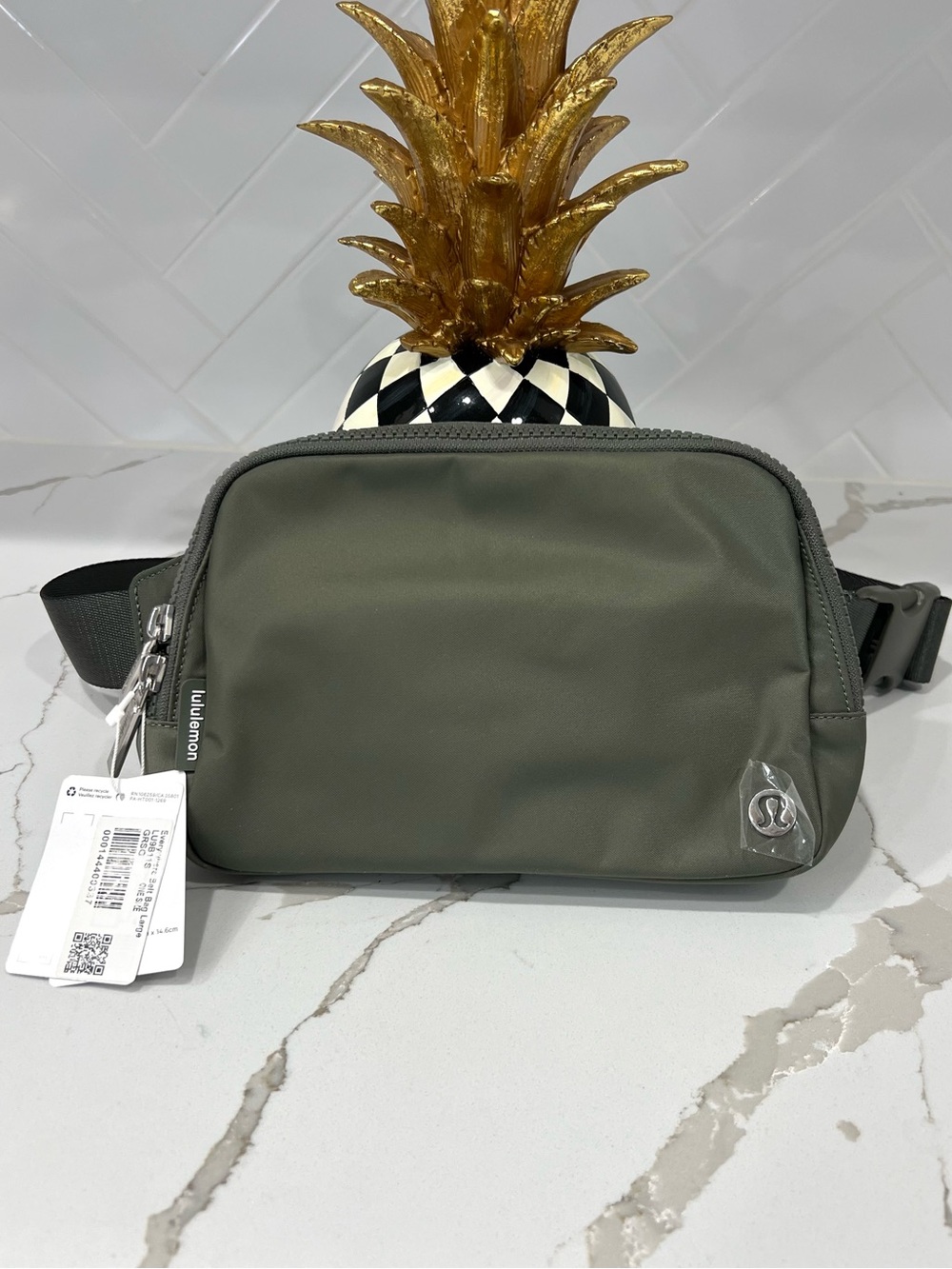 NWT LULULEMON EVERYWHERE BELT BAG LARGE - Picture 1 of 7
